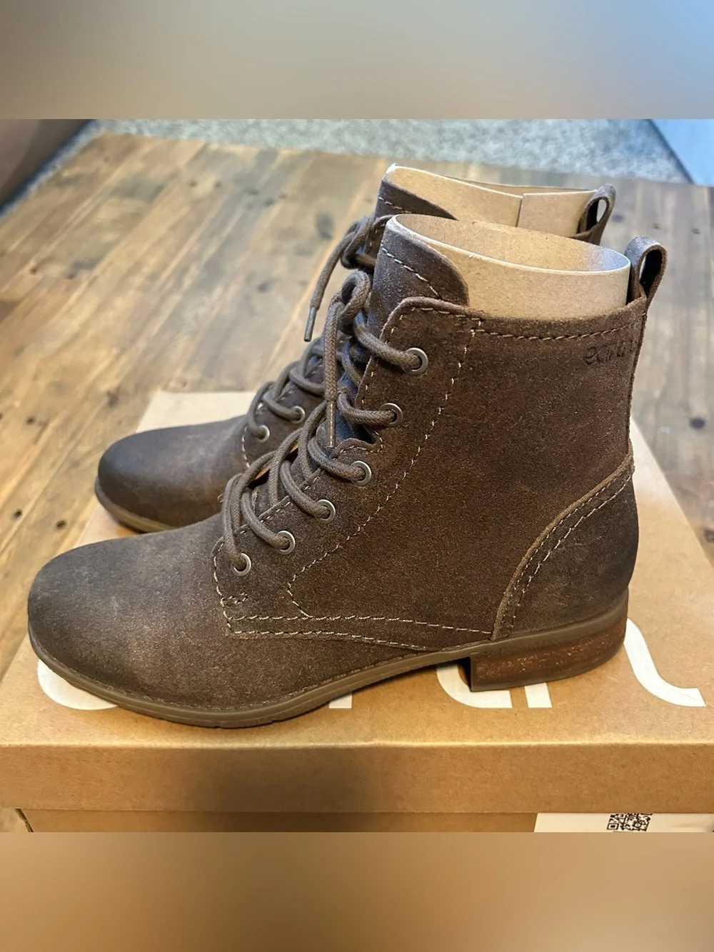 New Earth Leather Lace-Up Ankle Boots Janel Medium Brown Size Womens Size 7 M